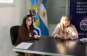 La adopción es un camino posible: gran convocatoria en el primer taller informativo en Santa Cruz 